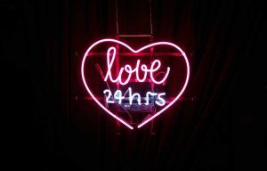 Read more about the article [1196+] New Latest Best 50 Love Shayari in Hindi (2025)