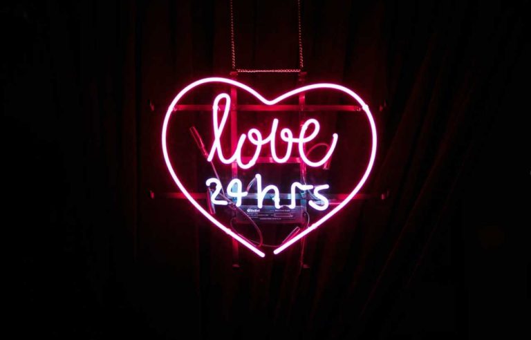 [1196+] New Latest Best 50 Love Shayari in Hindi (2025)