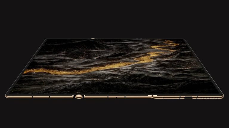 सैमसंग का पहला 3 बार फोल्ड होने वाला फोन।